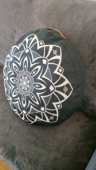 Puff Cojín negro con dibujo, redondo