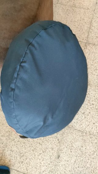 Puff Cojín negro con dibujo, redondo