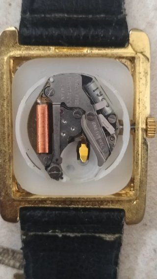 Reloj Cartier Tank Cuadrado Dorado