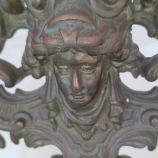 Portaretratos antiguo con pie