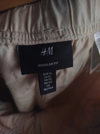 Pantalón corto beige hombre
