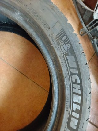 2 Neumáticos Michelin 235/45 R17 97Y