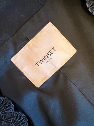 Giacca Twinset nera con macramè