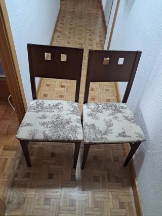 Juego de 4 sillas de comedor están en Burgos