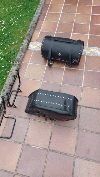 Alforjas y soporte trasero moto