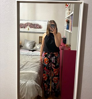 Pantalón ancho fino estampado floral Stradivarius