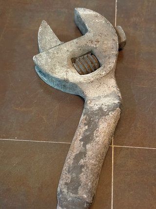 Llave inglesa ajustable