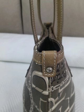 Borsa The Bridge in tessuto rigido logato a spalla