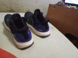 Adidas Ultra Boost Negro y Morado