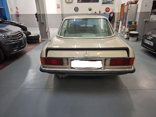 Mercedes-Benz SLC 1979
