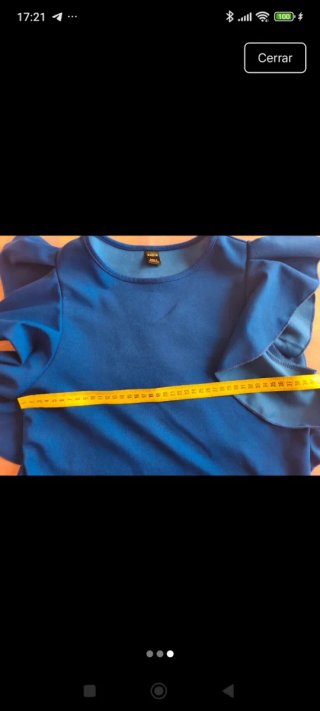 Camiseta azul Shein volantes hombros