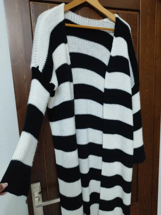 Cárdigan largo rayas blanco y negro