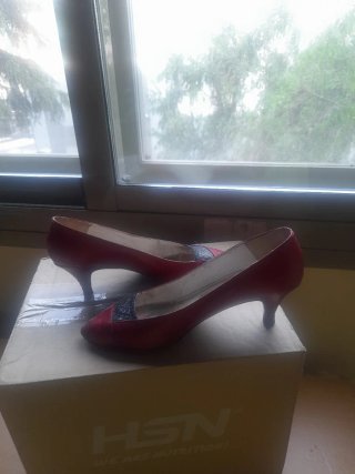 Scarpe eleganti in pelle rosse e nere