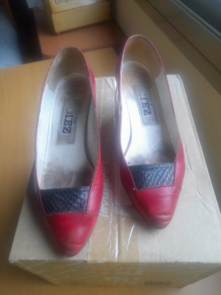 Scarpe eleganti in pelle rosse e nere