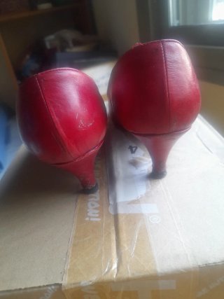 Scarpe eleganti in pelle rosse e nere