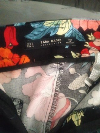 Pantalones de flores negros