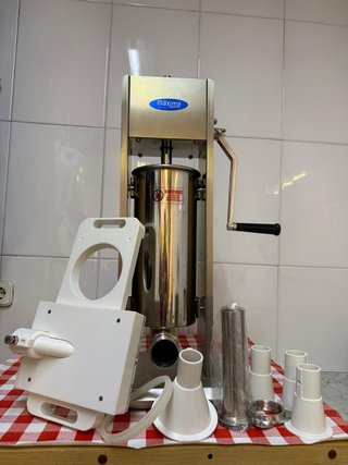 Máquina Embutir y Hamburguesas Maxima