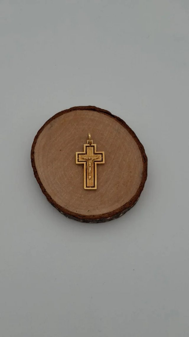 COLGANTE CRUZ DE ORO DE 18K