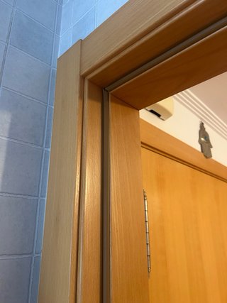 Lote 7 Puertas madera aliger,  2 con cristal