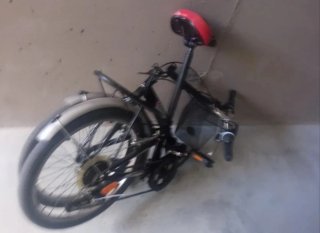 Bicicleta plegable urbana negra