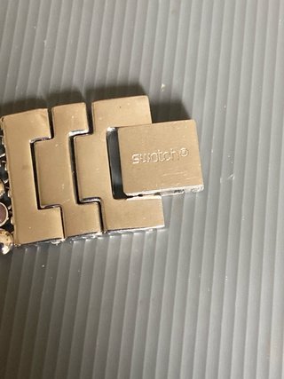 Reloj Swatch Rosa y Plateado