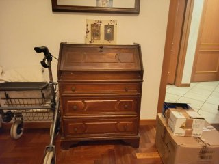 Scrittoio antico in legno scuro