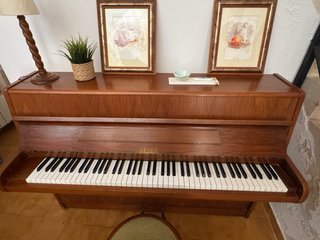 Piano de madera clásico