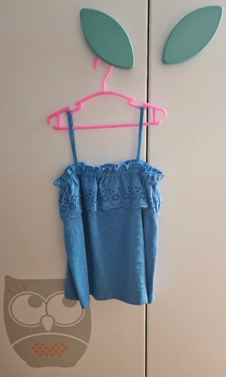 Camiseta Zara niña azul con volantes