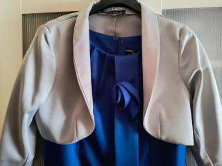 Vestido fiesta azul eléctrico con torera