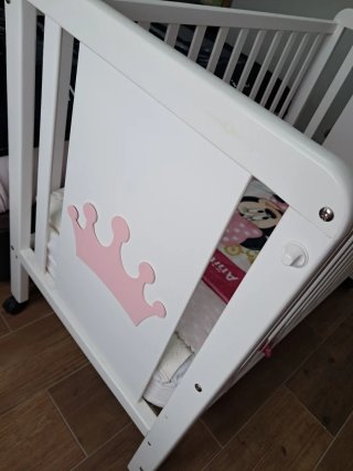 Cuna de bebé con diseño de Princesa