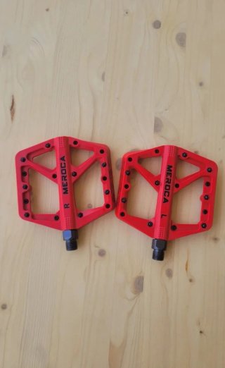 Pedales MTB rojos