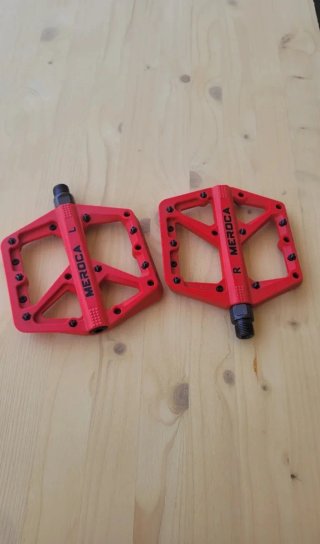 Pedales MTB rojos
