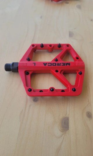 Pedales MTB rojos