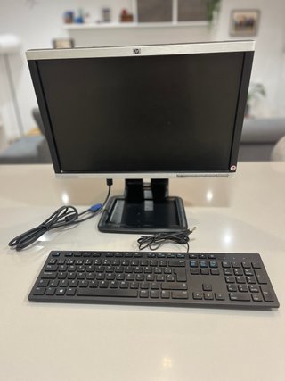 Pantalla HP y Teclado USB