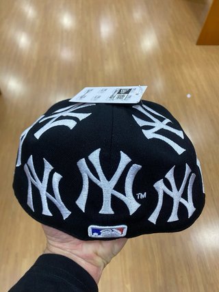 Supreme cappello Yankees NY multiloghi nero 7 1/8