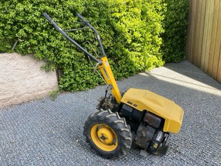 Motocultor amarillo Pasquali