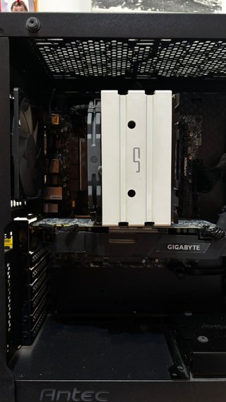 PC Gaming y monitor opcional.