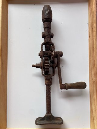 Taladro manual antiguo - Decoración rústica