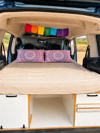 Peugeot partner teppe con mueble camper