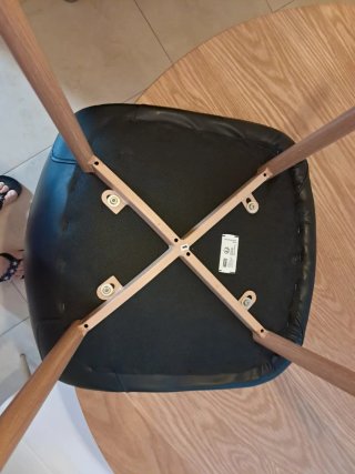 Mesa redonda madera con 4 sillas