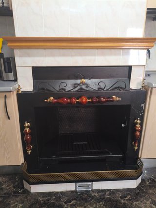 Chimenea Hierro Forjado Negra y Dorada