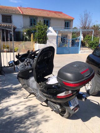 Suzuki Burgman 650 Negra
