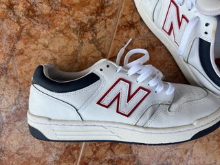 Zapatillas New Balance Blancas y Rojas