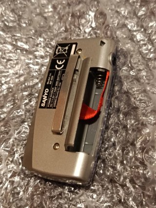 Radio Sanyo Walkman AM/FM Bassxpander