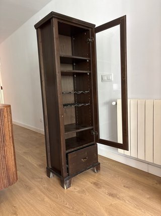 Vitrina de madera y cristal Ikea