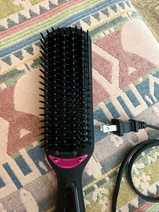 Cepillo Alisador Revlon (Enchufe Americano)