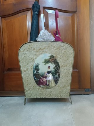 Paragüero antiguo estilo florentino