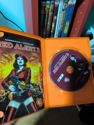 Vendo lote de juegos de PC en formato físico.