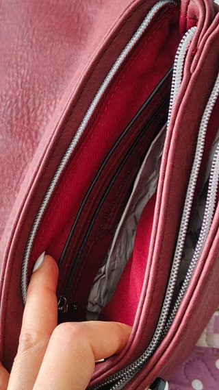 Borsetta bordeaux Particolari