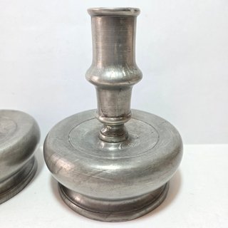 Coppia di Antichi Candelieri in peltro da tavolo